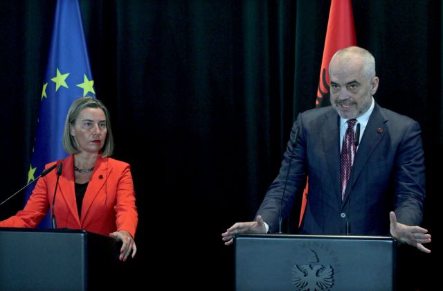 Ικανοποιημένη η Αλβανία με την θετική εισήγηση της Κομισιόν για ένταξη στην ΕΕ