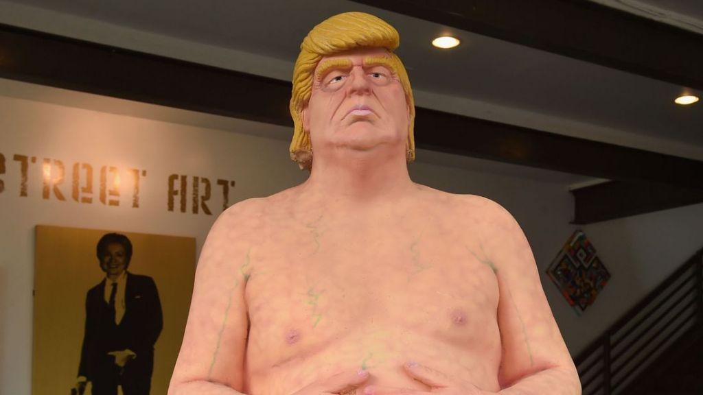 Έχεις λεφτά για πέταμα; Αγόρασε γλυπτό του γυμνού Τραμπ