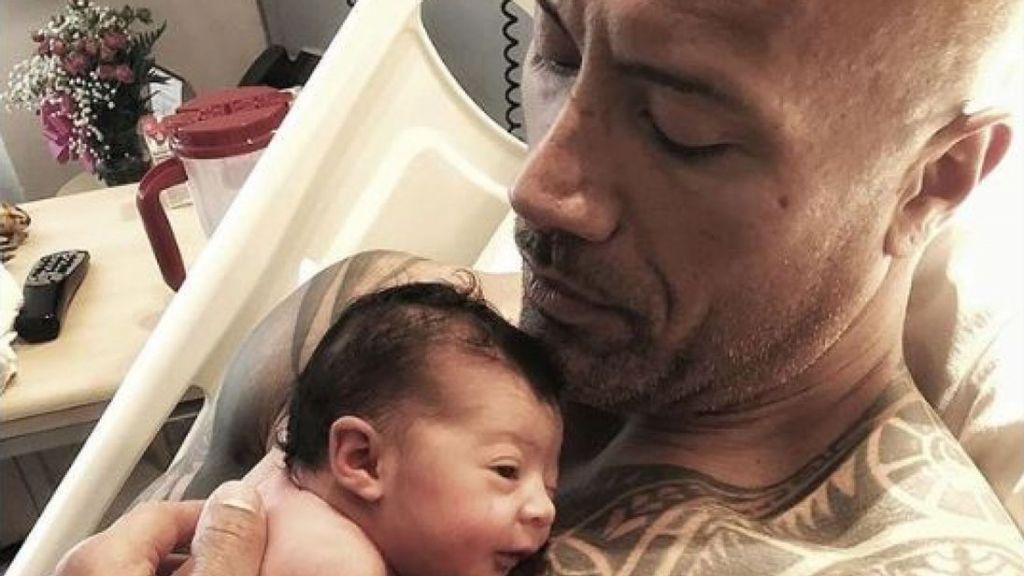 Ο «The Rock» τρίτη φορά πατέρας