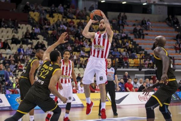 Κατοστάρα του Ολυμπιακού επί της ΑΕΚ