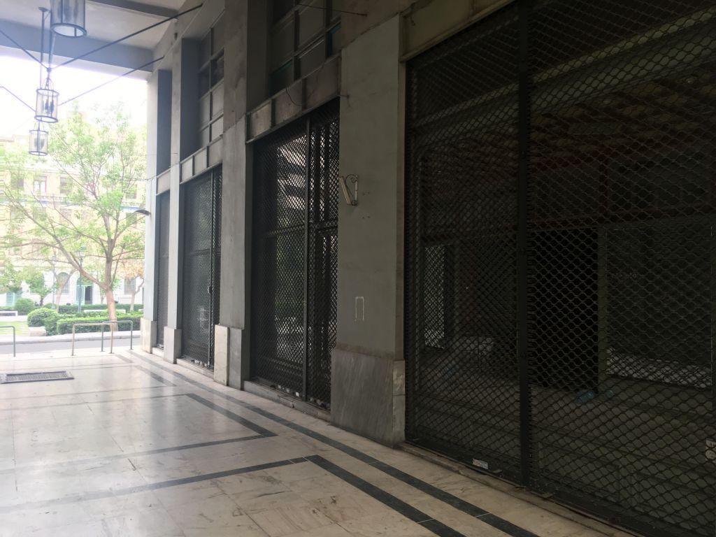 «Σκοτεινές» οι στοές στο κέντρο της Αθήνας