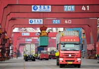 Τραβάει το σχοινί ο Τραμπ με νέους δασμούς 100 δισ.