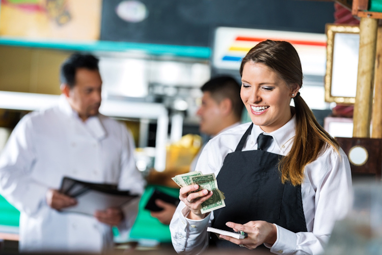 Πελάτης έμεινε τόσο ευχαριστημένος που άφησε φιλοδώρημα για… όλο το μαγαζί