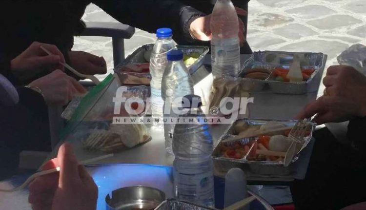Τουρίστες στην Κρήτη έφεραν το φαγητό τους στο κατάστημα και ζήτησαν και νερό