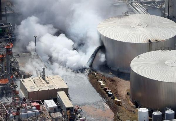 ΗΠΑ: Έκρηξη σε διυλιστήριο πετρελαίου στο Ουισκόνσιν – «Αρκετοί τραυματίες»