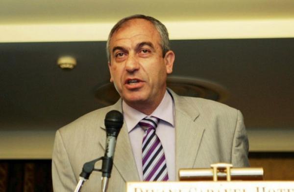 Βαρούχας: «Δεν καταλόγισε τρία πέναλτι υπέρ του Ολυμπιακού ο Κατσικογιάννης»