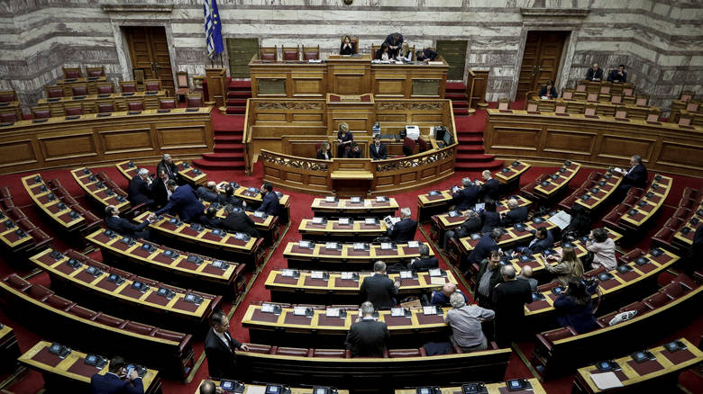 Εξ οικείων τα βέλη και εξ ιδίων τα αλλότρια