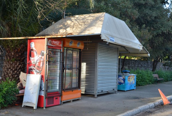 Απομακρύνονται μη ενεργά περίπτερα από την πόλη των Χανίων