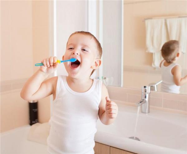 Πώς θα προστατεύσουμε τα δόντια των παιδιών