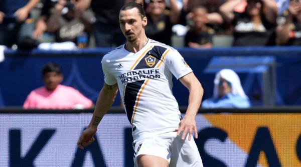 Δύο ασίστ ο Ιμπραϊμοβιτς, ήττα για τους Γκάλαξι