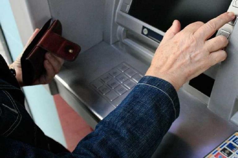 Αποδέσμευση τραπεζικών λογαριασμών υπό όρους προωθεί η ΑΑΔΕ