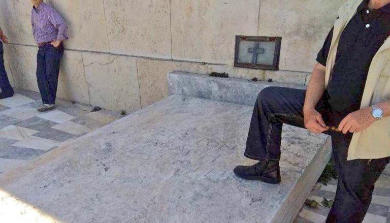 ΈΤΕ ΔΕΗ: Δεν είναι συνδικαλιστής ο άνδρας που πάτησε πάνω στον Άγνωστο Στρατιώτη