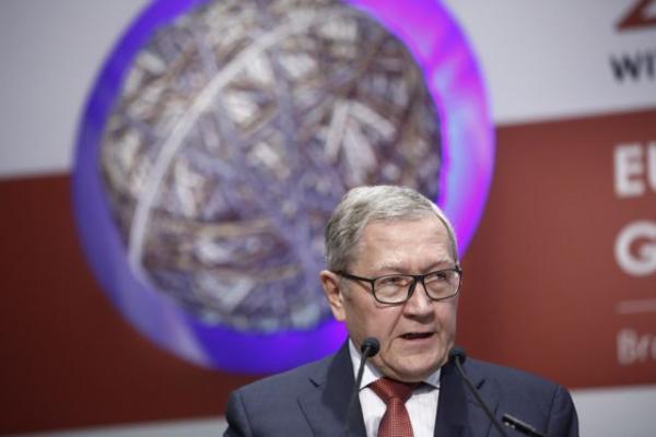 Ρέγκλινγκ: Οι πέντε μνημονιακές χώρες είναι σήμερα μεταξύ αυτών με τις καλύτερες επιδόσεις