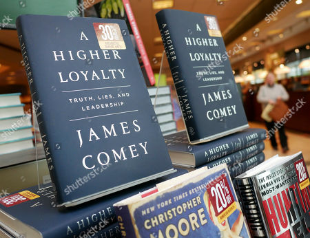 Πάνω από 600.000 αντίτυπα πούλησε το βιβλίο του πρώην διευθυντή του FBI για τον Τραμπ