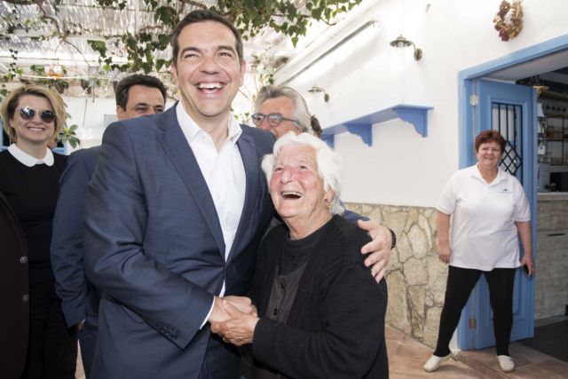 Καστελόριζο: Το δώρο στον Τσίπρα και οι συνομιλίες με τους κατοίκους