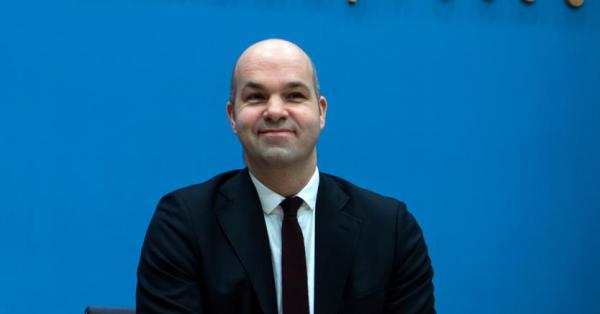 Μαρσέλ Φράτσερ: Η ζημιά της κρίσης θα συνεχιστεί για δεκαετίες