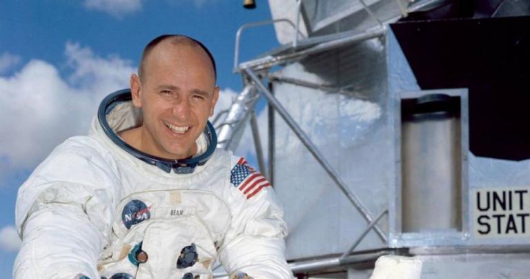 Πέθανε ο Άλαν Μπιν, ο τέταρτος άνθρωπος που πάτησε στη Σελήνη