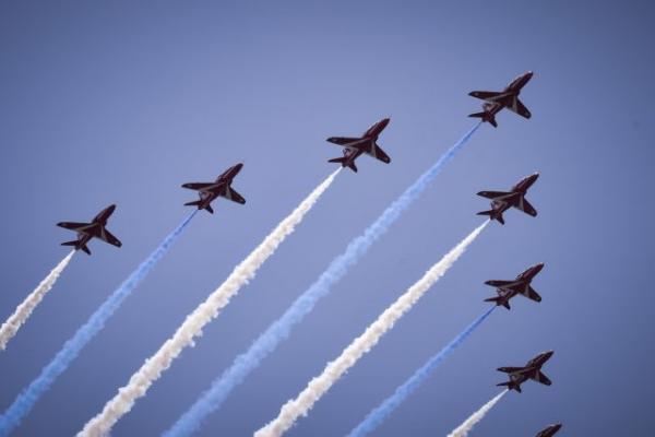 Τα «Red Arrows» έσκισαν τους αιθέρες πάνω από το «Αβέρωφ»