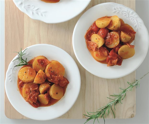Patatas bravas με τσορίθο