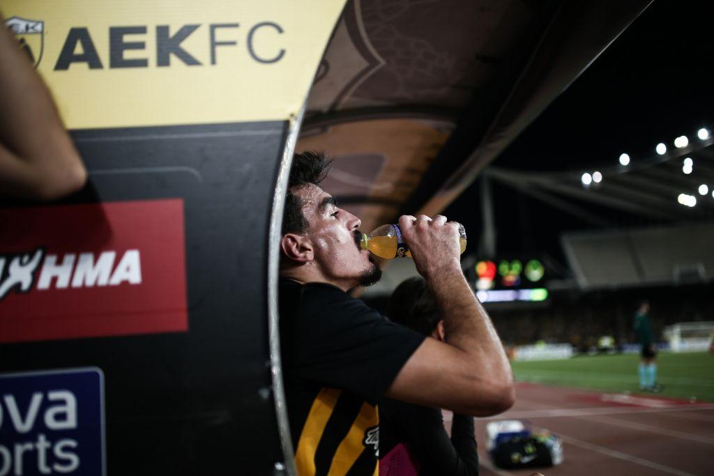 Στροφή στους Ελληνες