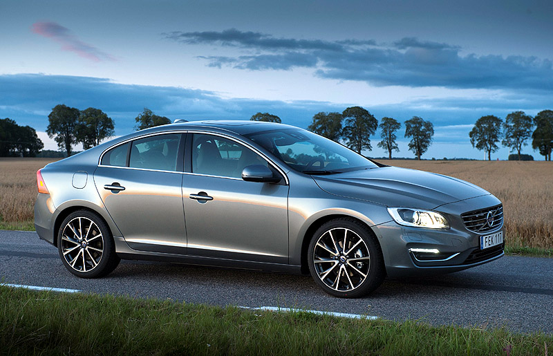 Νέες προνομιακές τιμές για τα Volvo S60 και V60 T3