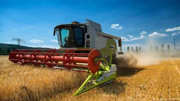 Μείωση δαπανών για τη γεωργία προτείνει η Κομισιόν