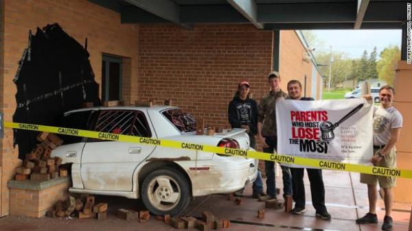 Έκαναν… σχεδόν χαμό οι τελειόφοιτοι σε λύκειο των ΗΠΑ