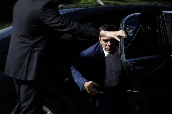 Τα δύο + ένα ονόματα για τα Σκόπια – Παζάρια μέχρι τον Ιούνιο