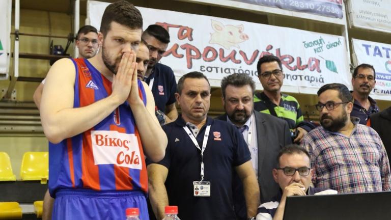 Κλαίνε παντρεμένες και χήρες!