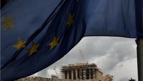 Στο «ψυγείο» οι αποφάσεις για το χρέος