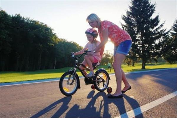 Πώς να μάθετε στο παιδί σας ποδήλατο