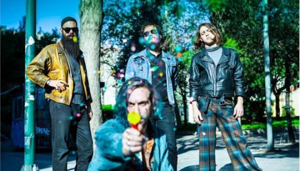 Chickn: Η χαρά που αφήνει χώρο στη θλίψη