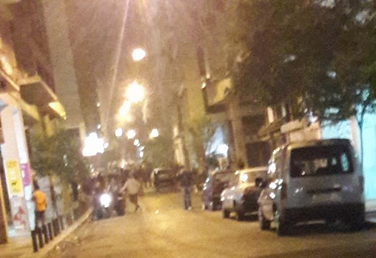 Επεισόδια στο κέντρο της Αθήνας μεταξύ οπαδών Ολυμπιακού και ΠΑΟΚ
