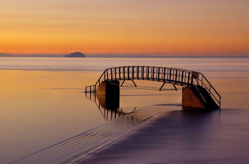 Μια γέφυρα στο πουθενά