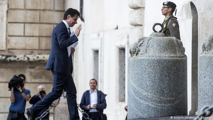 Εντολή σχηματισμού κυβέρνησης στον Τζ. Κόντε