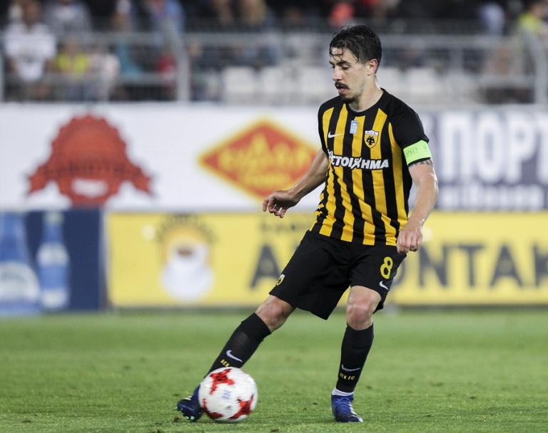 Τελειώνει η ανανέωση του Σιμόες στην ΑΕΚ