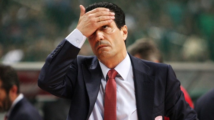 Γκαρσόν, πιάσε (ή άσε) παίκτες!