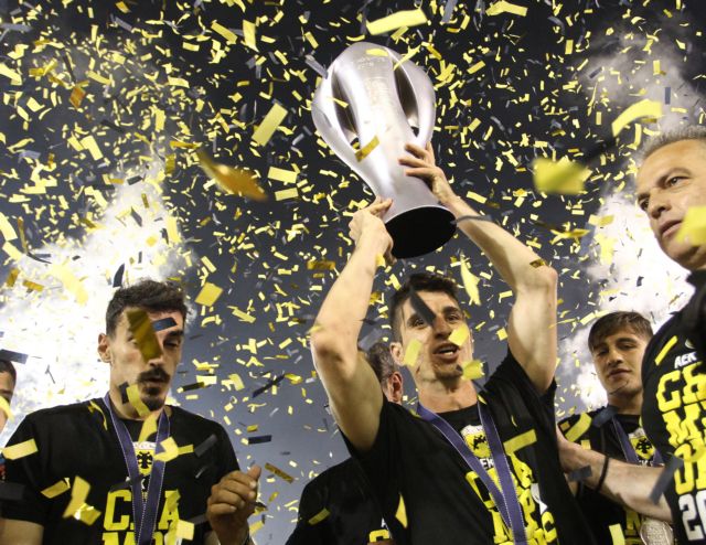 Η στέψη της πρωταθλήτριας ΑΕΚ (Εικόνες)