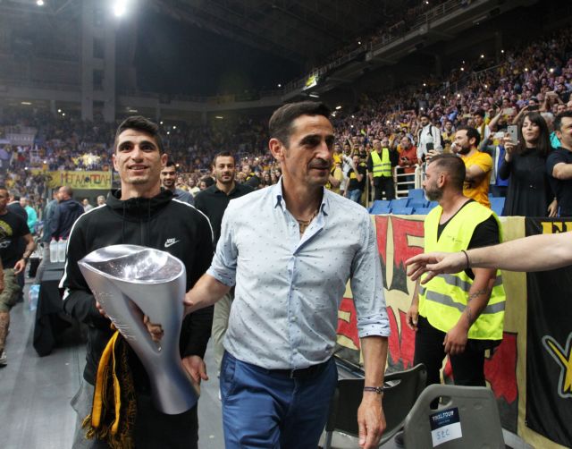 Στο ΟΑΚΑ με την… κούπα η ποδοσφαιρική ομάδα της ΑΕΚ