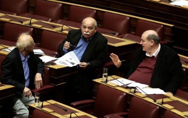 Χωρισμένη στα δύο η κυβέρνηση για την περικοπή των συντάξεων