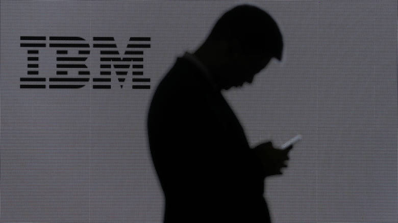 Η ΙΒΜ απαγόρευσε τη χρήση USB και καρτών SD στο προσωπικό της