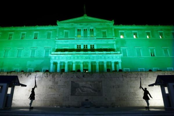 Κόμματα σε νευρική κρίση – Κινούμενη άμμος το πολιτικό σκηνικό