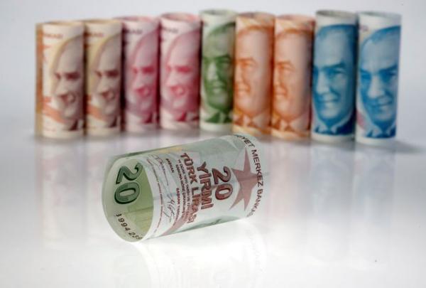 Σε ελεύθερη πτώση η τουρκική λίρα