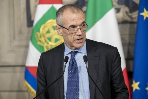 Ο Κοταρέλι θα οδηγήσει την Ιταλία σε νέες εκλογές