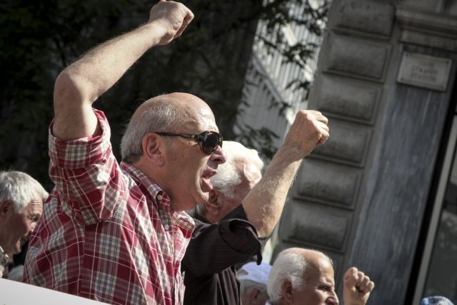 Συντάξεις: Ποιοι θα είναι οι μεγάλοι χαμένοι των περικοπών