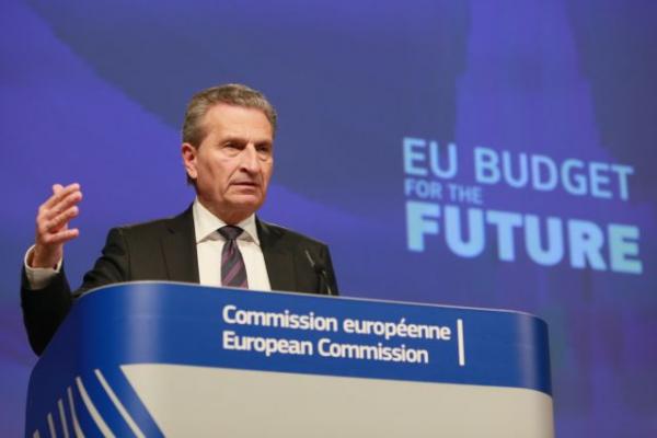 Έτινγκερ: Αναγκαία η ευελιξία και η προβλεψιμότητα στον προϋπολογισμό της ΕΕ