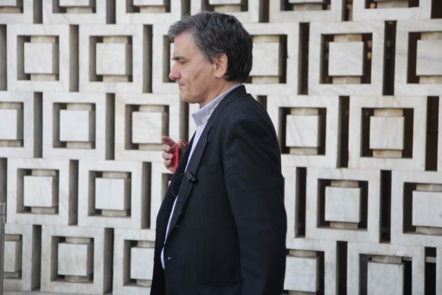 Ξεκινά το «παζάρι» για την τέταρτη αξιολόγηση