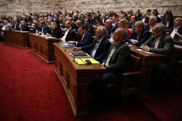 Υπόγειες μάχες πολιτικής επιβίωσης στον ΣΥΡΙΖΑ