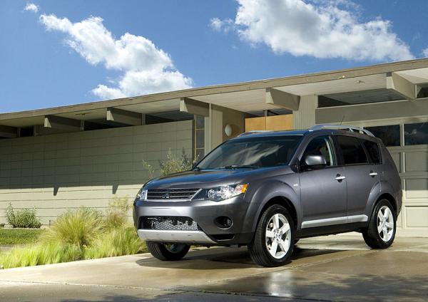 Ανάκληση για 3.083 Mitsubishi Outlander στην ελληνική αγορά