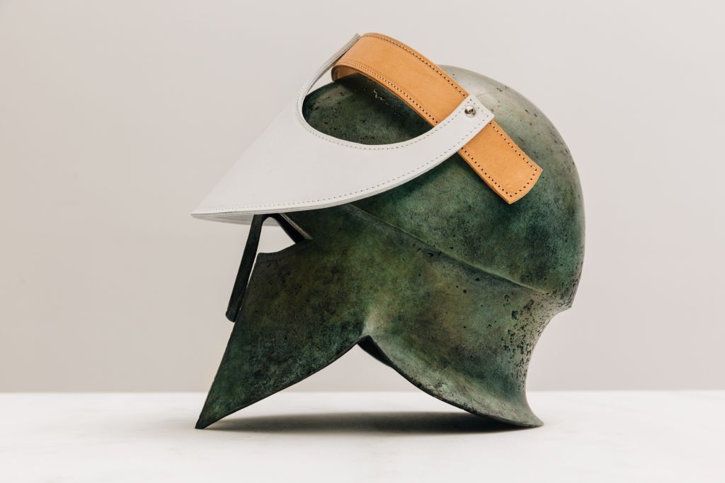 Κομψότητα με περικεφαλαία